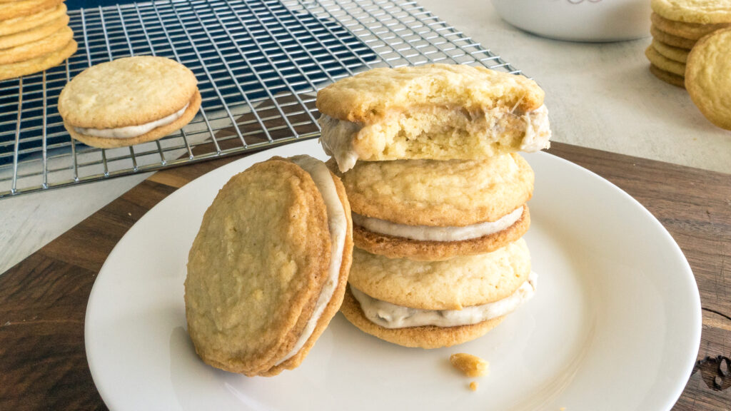 Banana Cream Cookie Sandwiches || Life Above the Clouds