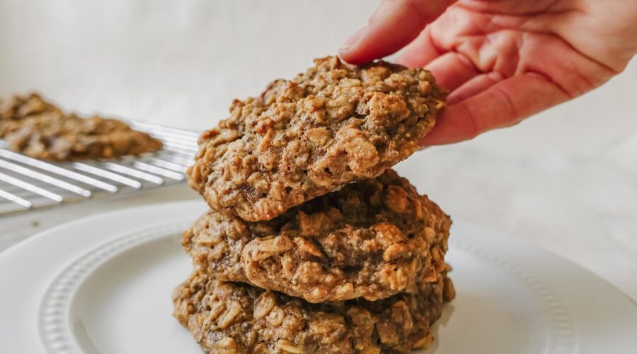 Healthy Oatmeal Breakfast Cookies || Life Above the Clouds