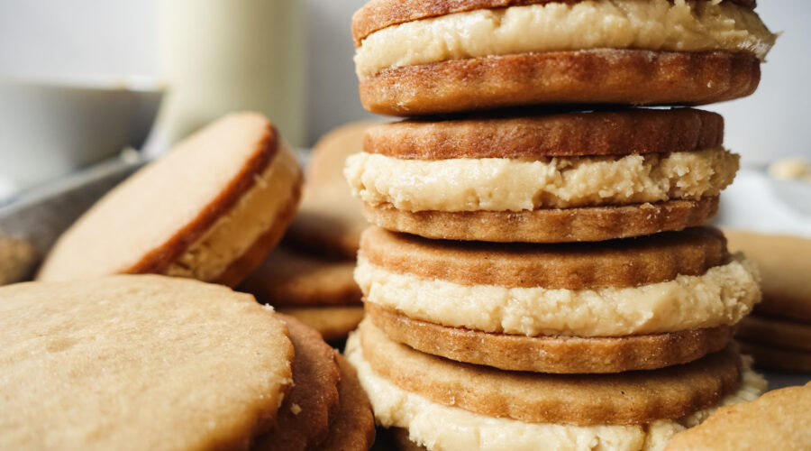 Maple Cream Sandwich Cookies || Life Above the Clouds